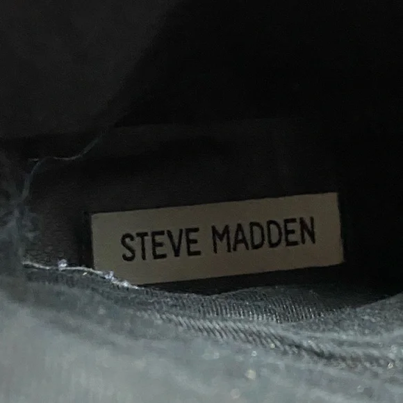 Steve Madden Womens Galia Black Leather Studded Ankle Short Boots / Size 7 M - Picture 9 of 9